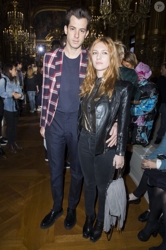 Joséphine de la Baume et son mari Mark Ronson assistent au défilé Stella McCartney automne-hiver 2015-2016 à l'Opéra de Paris. Paris, le 9 mars 2015.