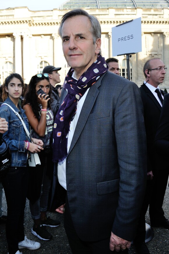 Bernard de La Villardière arrive au Grand Palais pour assister au défilé Chloé automne-hiver 2015-2016. Paris, le 8 mars 2015.