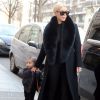 Kim Kardashian et sa fille North West quittent Paris, après une Fashion Week particulièrement animée. Le 12 mars 2015.