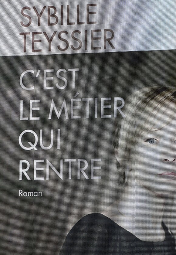 Tournage du film "C'est le métier qui rentre" d'après le roman de Sylvie Testud sur le plateau de Vivement Dimanche à Paris le 11 mars 2015.