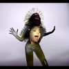 Image extraite du clip "Lionsong" de Björk, réalisé par Inez & Vinnodh, mars 2015.