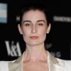 Erin O'Connor - Photocall lors du gala "Alexander McQueen : Savage Beauty" au Victoria and Albert Museum à Londres, le 12 mars 2015.