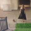 Cressida Bonas dans The Buttercup Dress - Explore the Season, un épisode de From England with Love, campagne de la marque Mulberry. Vidéo réalisée par Ivana Bobic, avec Freddie Fox.