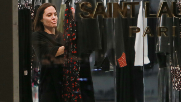 Angelina Jolie : Au naturel pour une séance shopping très privée...