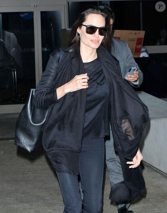 Angelina Jolie arrive en provenance d'Irak à l'aéroport de LAX à Los Angeles, le 27 janvier 2015.