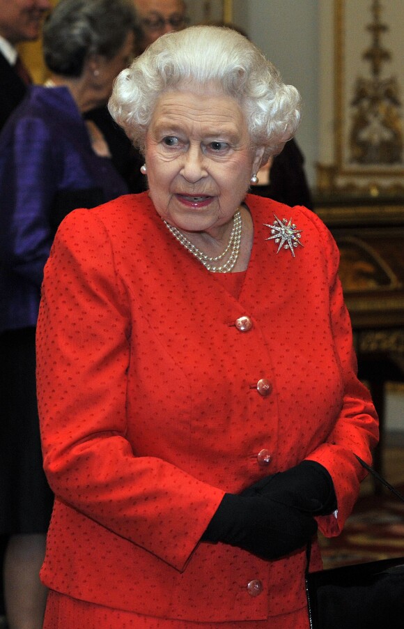 La reine Elizabeth II à Buckingham le 23 février 2015 pour les 800 ans de la Magna Carta.