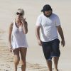 Pamela Anderson et son mari Rick Salomon passent une journée sur une plage à Hawaii Le 27 décembre 2014  