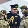 Kate Middleton, duchesse de Cambridge, enceinte de huit mois, et le prince William célébraient le 17 mars 2015 la Saint-Patrick aux Mons Barracks d'Aldershot, offrant du trèfle aux Irish Guards.