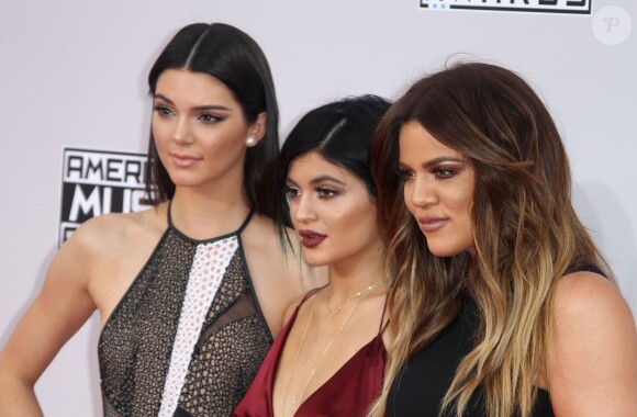 Khloe Kardashian, Kendall et Kylie Jenner aux American Music Awards au Nokia Theatre L.A. Live de Los Angeles, le 23 novembre 2014