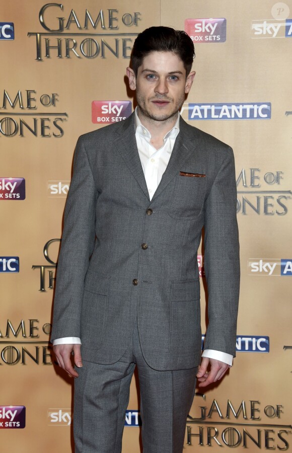 Iwan Rheon à l'avant-première mondiale de la saison 5 de "Game of Thrones" organisée à Londres, le 18 mars 2015.
