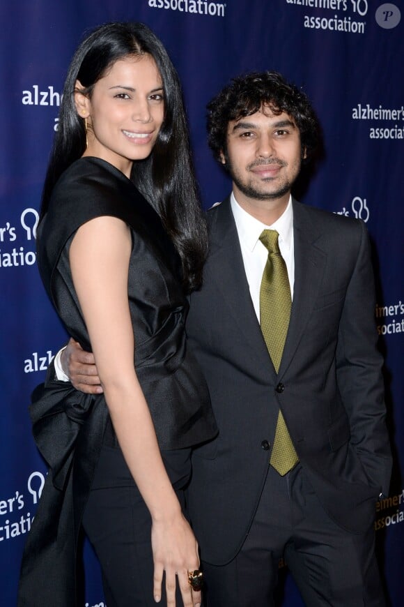 Neha Kapur et Kunal Nayyar  lors de la 23ème 'Night At Sardi's' au bénéfice de l'association Alzheimer's Association à l'hôtel Beverly Hilton le 18 mars 2015