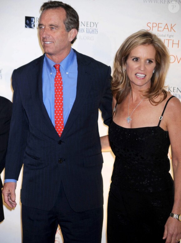 Kerry Kennedy (photo : en novembre 2010, avec son frère RFK), fille de Robert F. Kennedy Sr. et soeur de RFK Jr., a été arrêtée vendredi 13 juillet 2012 après avoir été impliquée, sous l'emprise de la drogue, dans un accident avec un camion dans l'Etat de New York.