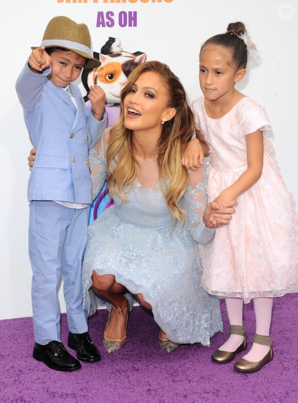 Jennifer Lopez et ses enfants Max et Emme lors de la première d'En Route à Westwood, Los Angeles, le 22 mars 2015.