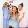 Jennifer Lopez et ses enfants Max et Emme lors de la première d'En Route au Regency Village Theatre à Westwood, Los Angeles, le 22 mars 2015.