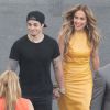 Jennifer Lopez et Casper Smart à la sortie du plateau de tournage d' 'American Idol' à Los Angeles, le 16 avril 2014