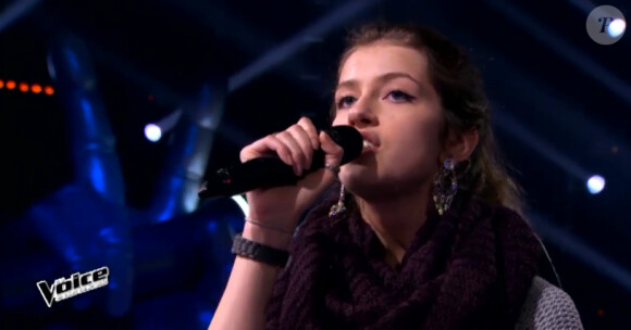 Manon Palmer dans The Voice 4 sur TF1, le 28 mars 2015.