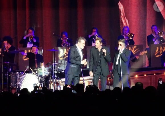 Eddy Mitchell, Johnny Hallyday et Jacques Dutronc - Premier concert des Vieilles Canailles au Palais Ominisports de Paris Bercy, le 5 novembre 2014.