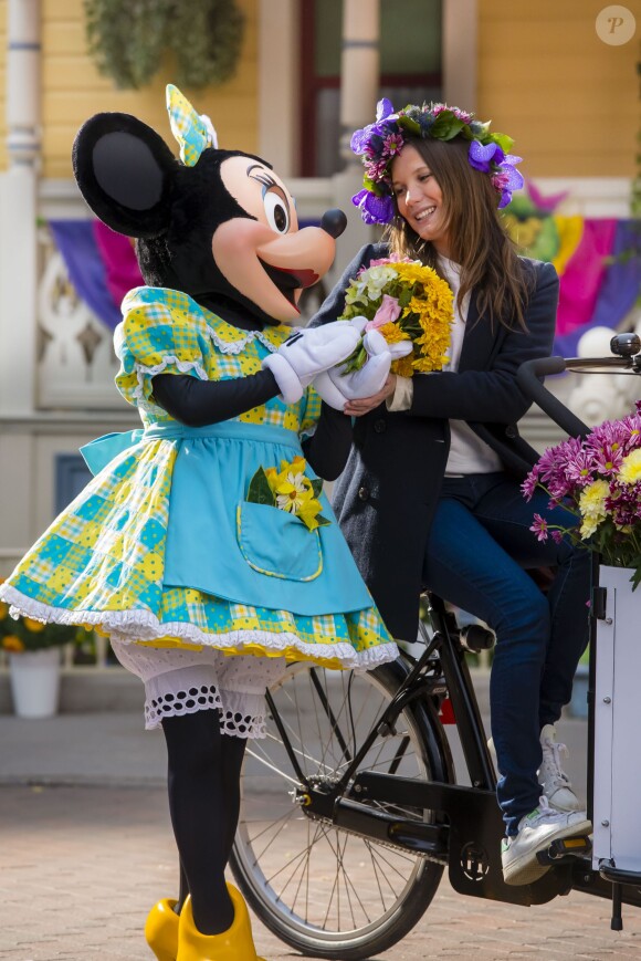 Ana Girardot célèbre le printemps à Disneyland Paris. Mars 2015