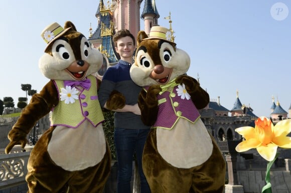 Chris Colfer célèbre le printemps à Disneyland Paris. Mars 2015