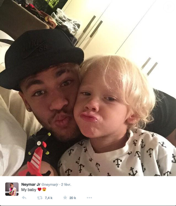 Neymar avec son fils Davi Lucca le 2 février 2015