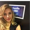 L'étrange twert de Camille Cerf sur ses fesses était en réalité un gage ! Mars 2015.