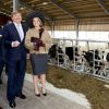 Le roi Willem-Alexander et la reine Maxima des Pays-Bas visitent la ferme de l'Institut Thünen à Trenthorst, le 19 mars 2015, en Allemagne.