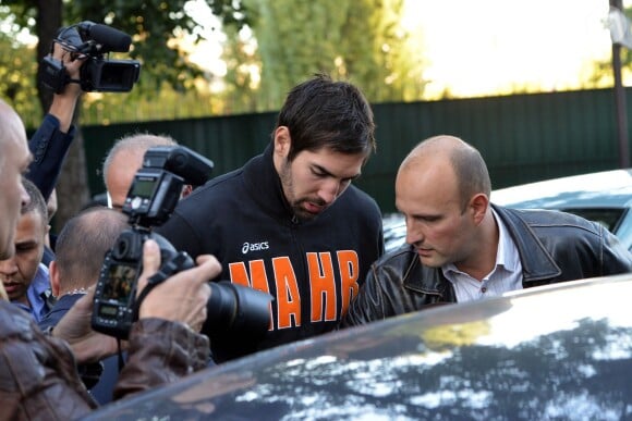 Nikola Karabatic arrêté et placé en garde à vue à la sortie du stade Pierre de Coubertin à Paris, le 30 septembre 2012