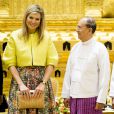 La reine Maxima des Pays-Bas rencontrait le président du Myanmar Thein Sein et sa femme Khin Khin Win le 1er avril 2015 lors de sa visite en sa qualité d'ambassadrice spéciale de l'ONU pour la finance inclusive.