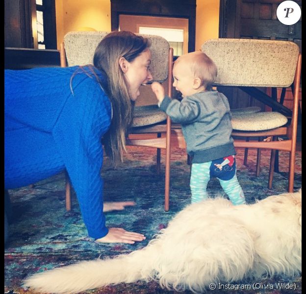 Olivia Wilde et son fils Otis complices. (photo postée le 1er avril 2015)
