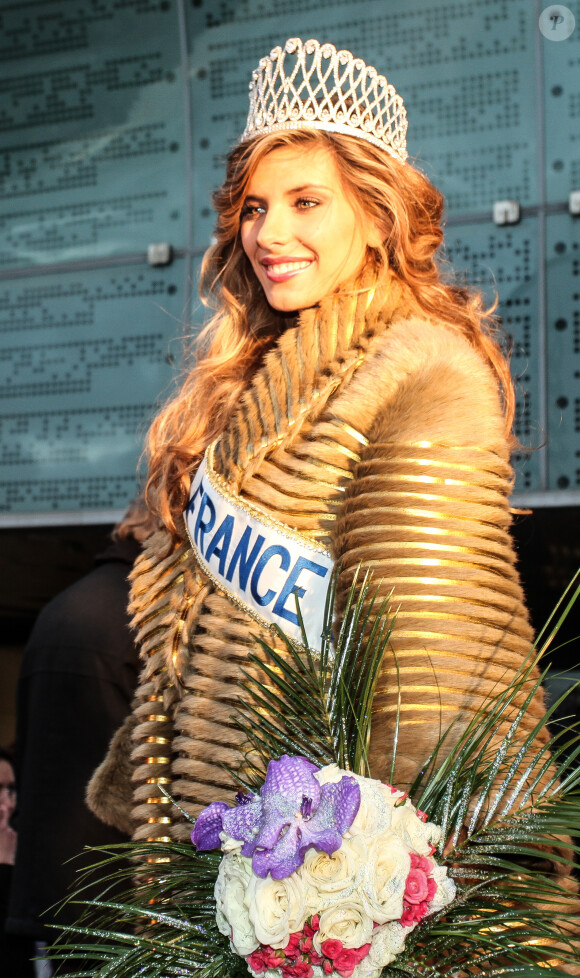 Camille Cerf (Miss France 2015), à Coulogne dans le Pas-de-Calais, le 20 décembre 2014.
