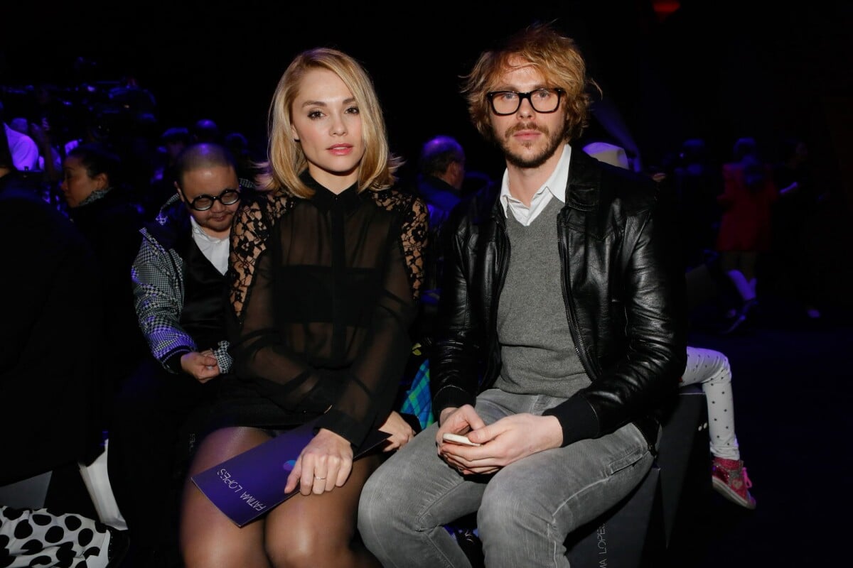 Photo : Joy Esther et Jean-Baptiste Shelmerdine - People en front row ...