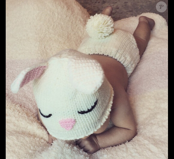 Vanessa Lachey a ajouté une photo de sa fille déguisée en lapin de Pâques sur Instagram, le 6 avril 2015