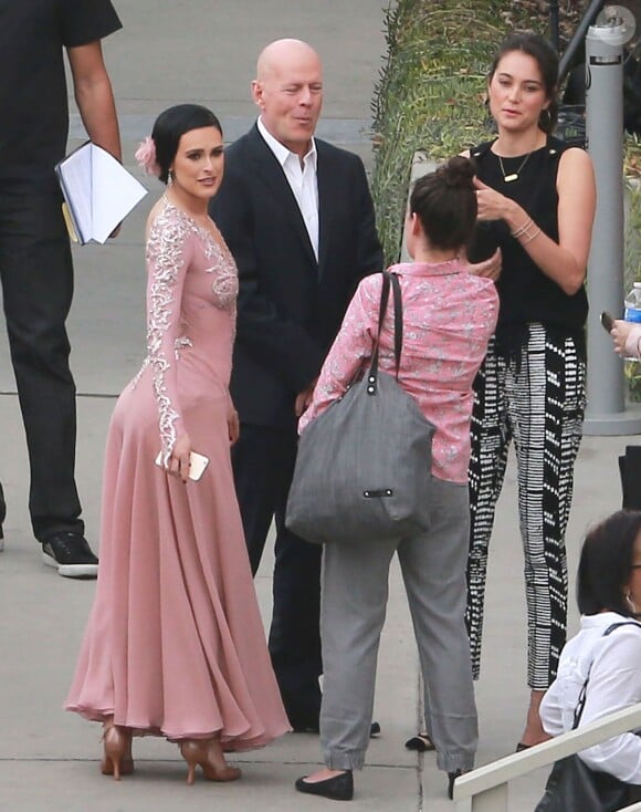 Bruce Willis et son ex-femme Demi Moore ainsi que sa nouvelle épouse Emma Heming sont venus soutenir leur fille Rumer, qui participe à la nouvelle saison de l'émission  "Dancing with the Stars" à Hollywood le 16 mars 2015. 