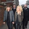 Ellie Goulding et son petit ami Dougie Poynter arrivent dans un lieu gardé secret à Soho, Londres, le 26 mars 2015 