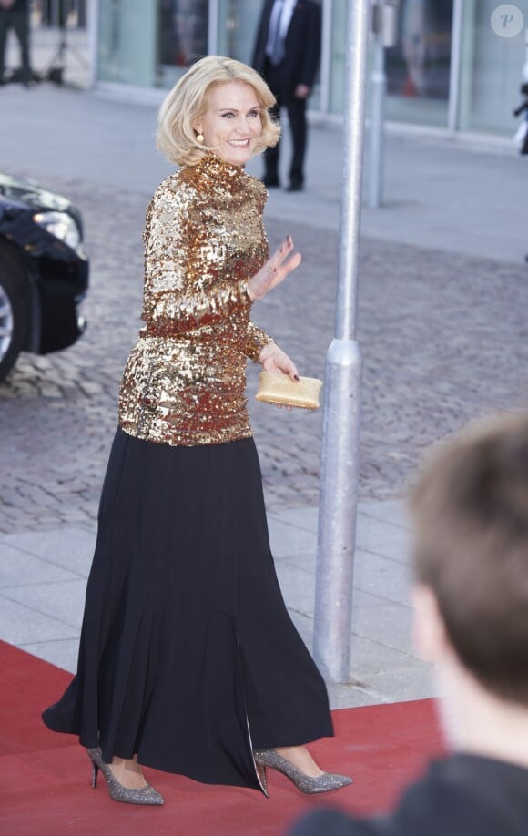 Helle Thorning Schmidt, Premier ministre du Danemark, arrivant pour la soirée de gala organisée le 8 avril 2015 à Aarhus pour le 75e anniversaire de la reine Margrethe II.