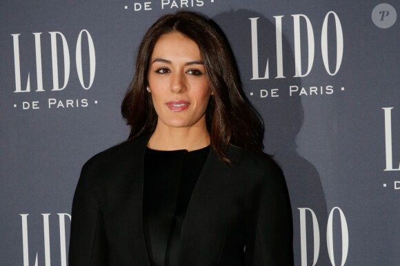 Sofia Essaïdi - Photocall à l'occasion de la présentation du nouveau spectacle du Lido "Paris Merveilles" à Paris, le 8 avril 2015.