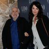 Zabou Breitman et son père Jean-Claude Deret - Photocall à l'occasion de la présentation du nouveau spectacle du Lido "Paris Merveilles" à Paris, le 8 avril 2015.