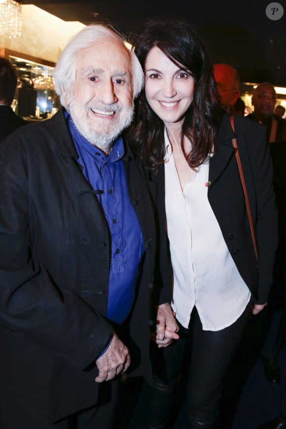Zabou Breitman et son père Jean-Claude Deret - Présentation de la nouvelle revue "Paris Merveilles" du Lido à Paris le 8 avril 2015.