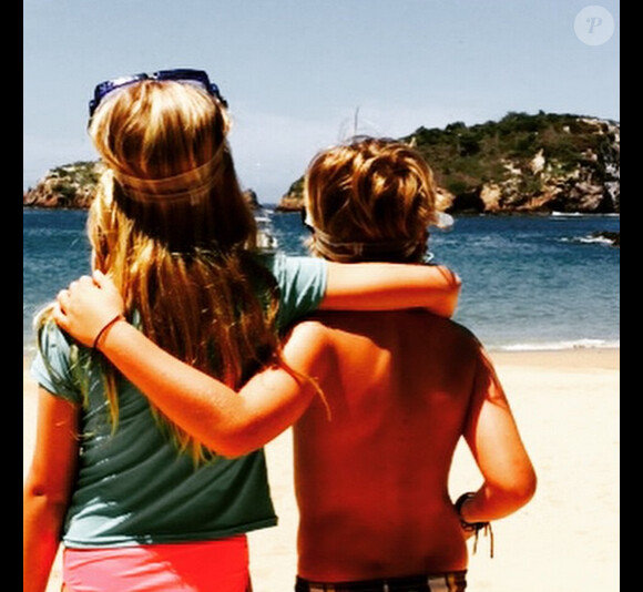 Gwyneth Paltrow a ajouté une photo de ses deux enfants Apple et Moses sur Instagram, le 4 avril 2015
