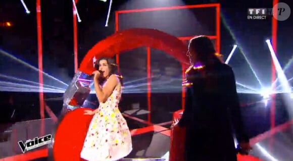 Jenifer - Deuxième live de The Voice 4 sur TF1. Samedi 11 avril 2015.