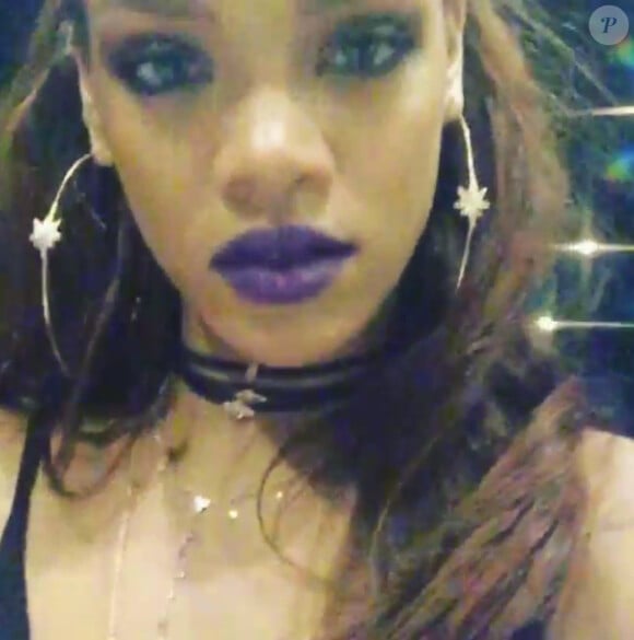 La chanteuse Rihanna sublime en rousse célèbre l'anniversaire de sa BFF Melissa Forde, le 11 avril 2015