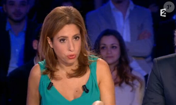 Léa Salamé dans On n'est pas couché sur France 2, le samedi 11 avril 2015.