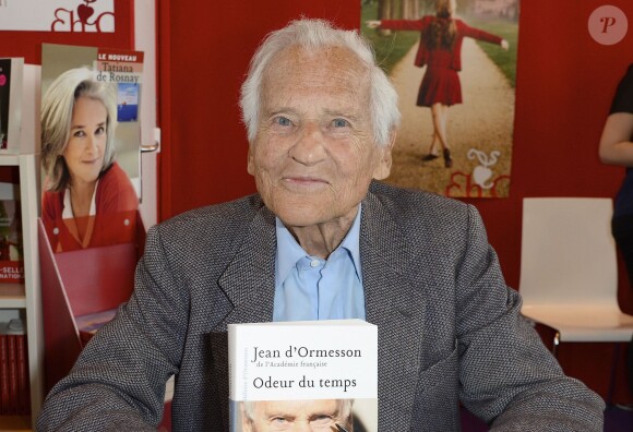 Jean d'Ormesson lors du salon du livre à la Porte de Versailles à Paris le 23 mars 2014