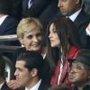 Monica Bellucci et Mélita Toscan du Plantier lors du quart de finale entre le Paris Saint-Germain et le FC Barcelone au Parc des Princes à Paris le 15 avril 2015