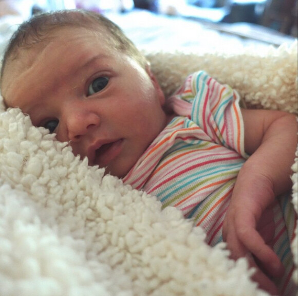 Milla Jovovich est fière de sa fille Dashiel qu'elle n'arrête pas de prendre en photo sur Instagram !