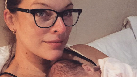 Milla Jovovich : Jeune maman aux anges avec son adorable famille  !