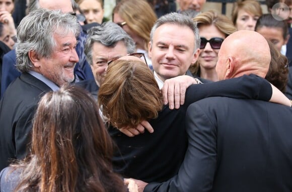 Cendrine Dominguez - Sorties des obsèques de Patrice Dominguez en la basilique Sainte Clotilde à Paris. Le 16 avril 2015 