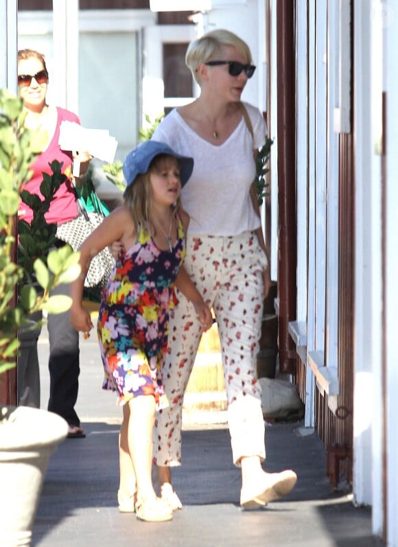Michelle Williams et sa fille Matilda vont manger une glace à Santa Monica, le 28 août 2012  