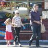 Michelle Williams et son petit ami Jason Segel vont chercher sa fille Matilda à l'école, Los Angeles, le 27 août 2012  