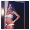 Photo de Jessie James Decker enceinte dans un des bikinis de sa collection, publiée sur Instagram en avril 2015